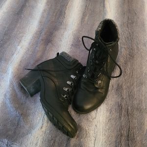 MIA Boots size 10